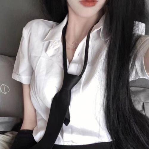 三条黑暗的街道